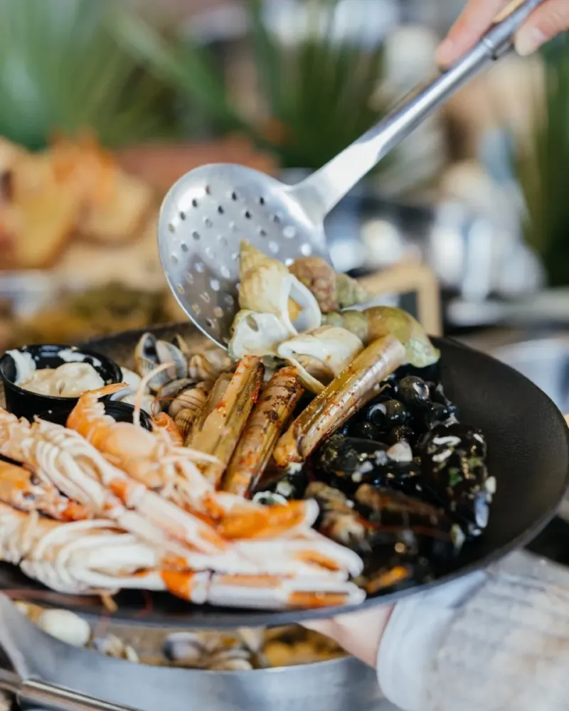 buffet-fruits-de-mer-volonte-restaurant-merci-begles